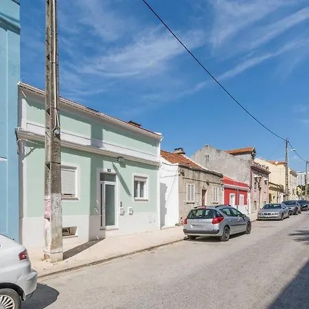 4 U - Campolide Lisboa